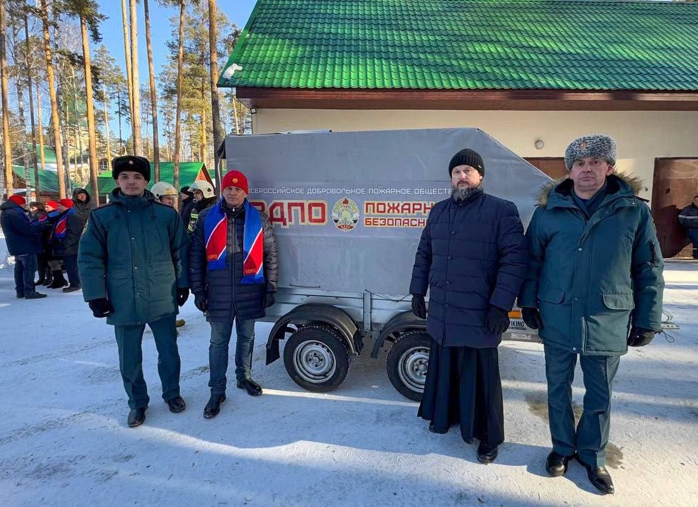 «БОБР» из Ганиной Ямы, или Почему пожары тушат монахи