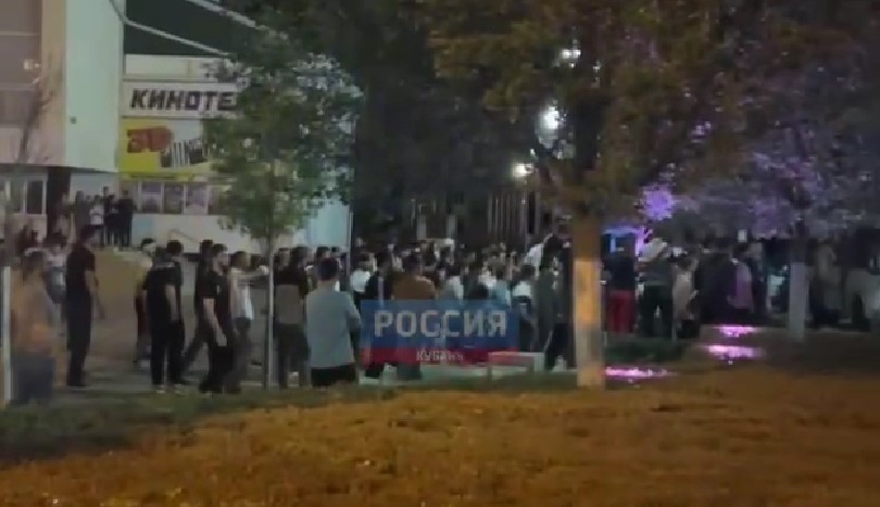 Что случилось в Афипском? Названа причина массовой драки с "приезжими"